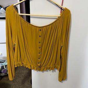 Thin cropped long Sleeve top 😍😍😍